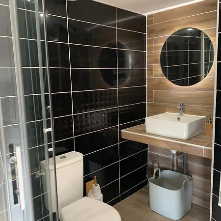 Moderne Avec Climatisation , Proche Du Centre